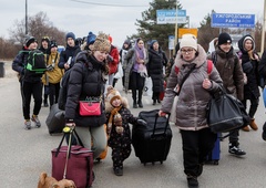 Iz Slovenije v več ukrajinskih mest odposlali hrano in vodo