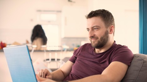 Kaj so prednosti in slabosti dela na daljavo? Tako pravi stroka