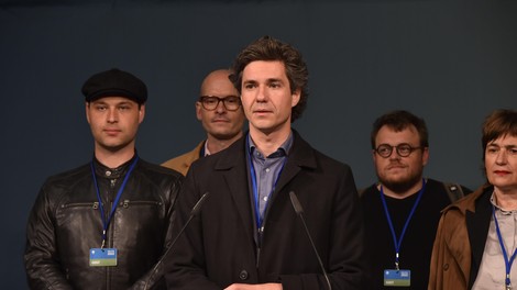 Ne le Mesec, v stranki Levica želijo odstopiti tudi drugi. Kaj na to pravi Golob?