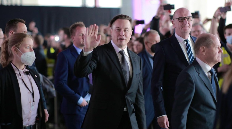 Za TA nakup je Elon Musk odštel kar 44 milijard (foto: Profimedia)