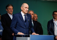 Janševa stranka z interpelacijo proti Golobovi vladi: "Razgradnja naroda, družine, zasebne lastnine in svobodnega podjetništva"