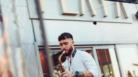 Playa Ljubljana zasijala v novi podobi: poletje prinaša veliko ekskluzivnih zabav, izvrstne glasbe v živo in znanih obrazov