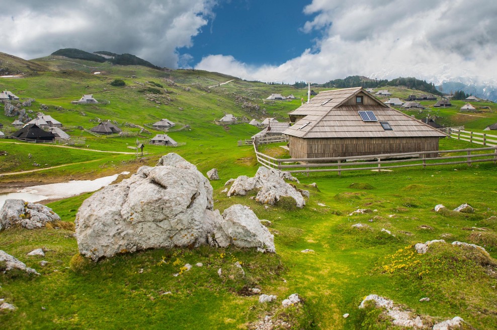 Vesela novica za vse ljubitelje pohodništva: planinske koče so že odprle svoja vrata (foto: Profimedia)
