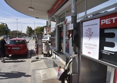 Za vas smo preračunali, KOLIKO boste prihranili, če se pred majem odpravite po gorivo