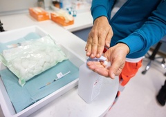 Pred menjavo vlade pospešena analiza epidemije koronavirusa: se bliža novi val?