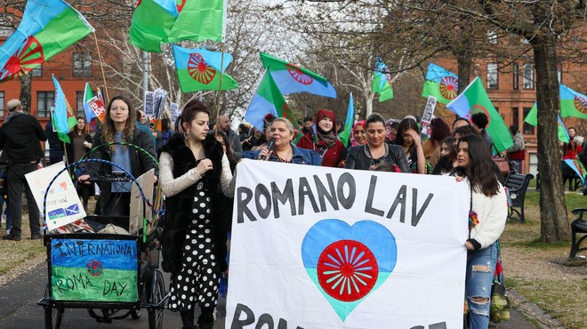 Praznovanje Mednarodnega dneva Romov na Škotskem. (foto: Profimedia)