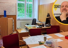 Zmago Jelinčič nas je povabil na obisk, ko je pakiral stvari iz svoje pisarne (FOTO in VIDEO)
