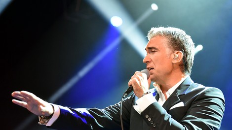 Jan Plestenjak s TO novico razžalostil svoje oboževalce