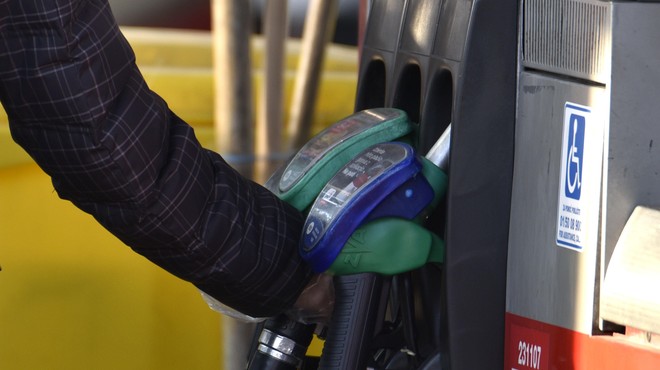 Vlada sprejela odločitev: bo gorivo odslej spet dražje? (foto: Bobo)