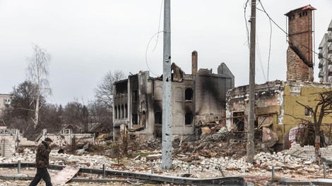 Ruske sile brez ustavljanja. Noč je bila ponovno burna