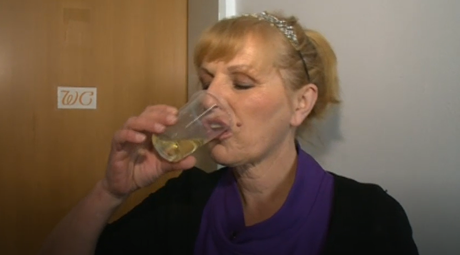 Zakaj znana slovenska imena pijejo svoj urin? (foto: Posnetek zaslona video RTV Slovenija)