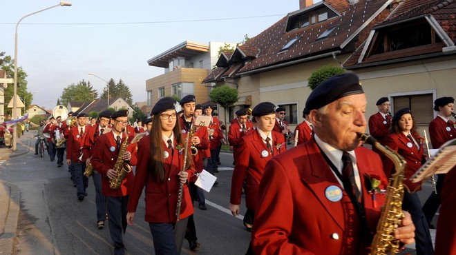 (VIDEO) Po Sloveniji so odmevale prvomajske BUDNICE! Prisluhnite jim tudi vi (foto: Bobo)