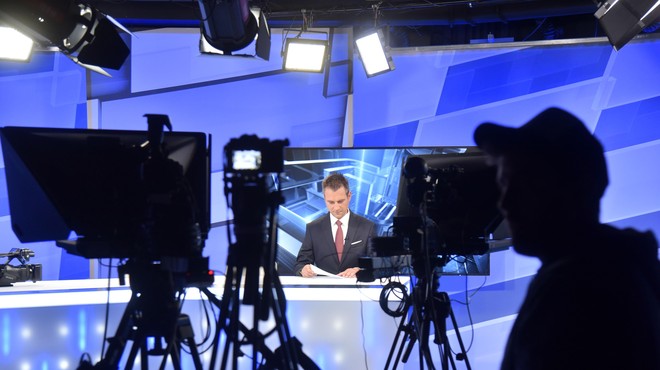 Ali imajo javni mediji v slovenskem prostoru svobodo tiska? (foto: Bobo)