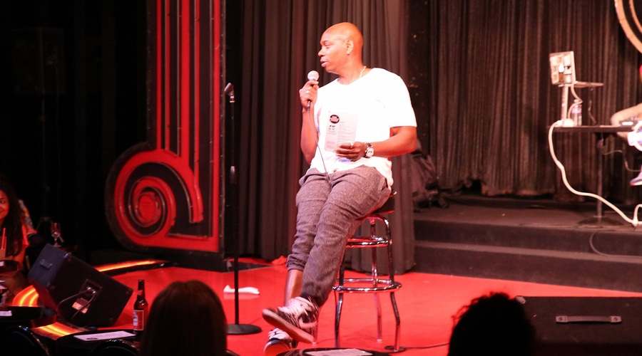 Ameriški komik Dave Chappelle napaden na odru v Los Angelesu (in kaj ima Will Smith opraviti s tem) (foto: profimedia)