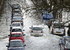 Rekordne padavine v Španiji povzročile kaos