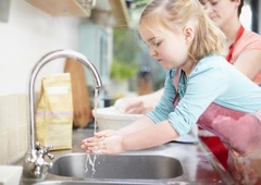 Menite, da si roke umivate pravilno? O tem še enkrat dobro premislite