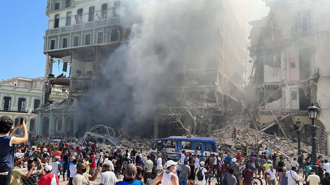 Močna eksplozija v hotelu, umrlo najmanj 8 ljudi (foto: Twitter/Erich Garcia Cruz)