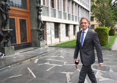 V javnosti zakrožila IMENA za ministrske stolčke. Jih poznate?