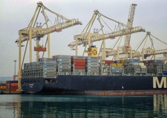 Kaj se dogaja v Luki Koper? Zakaj stoji kontejnerski terminal?