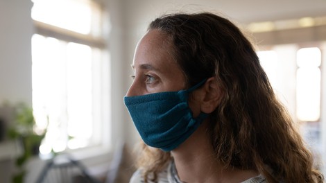 V katerih bolnišnicah je treba ponovno nositi zaščitno masko?