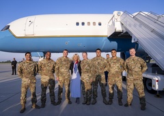 Ameriška prva dama stopila na vojna tla