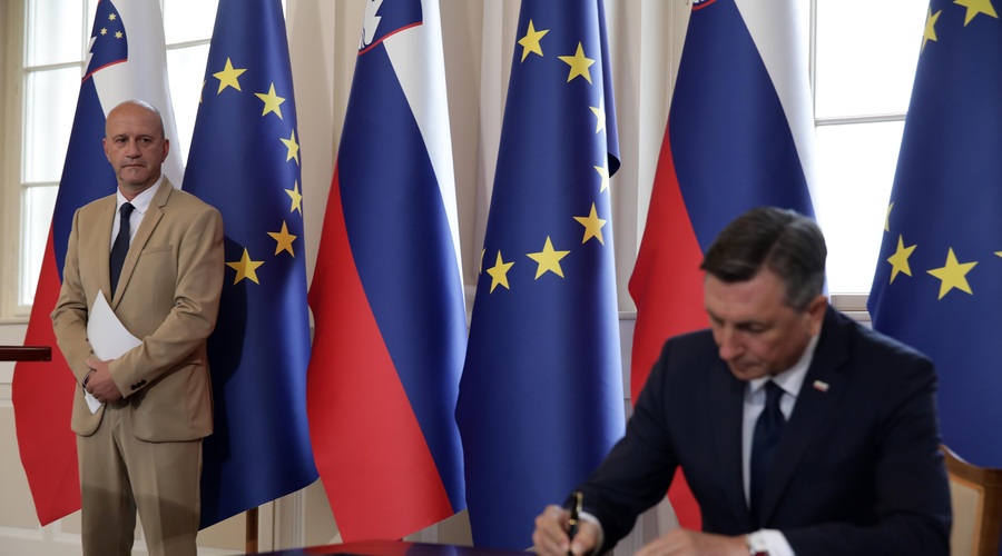 Pahor podpisal ukaz, da se skliče prva seja državnega zbora. Smo korak bližje novi vladi? (foto: Bobo)