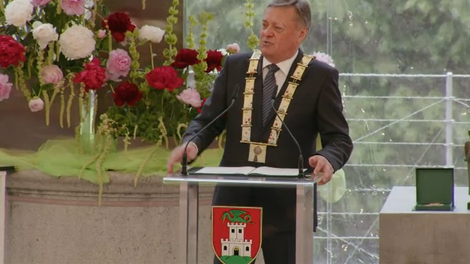 Komu je Janković podelil naziv častnega meščana in meščanke?