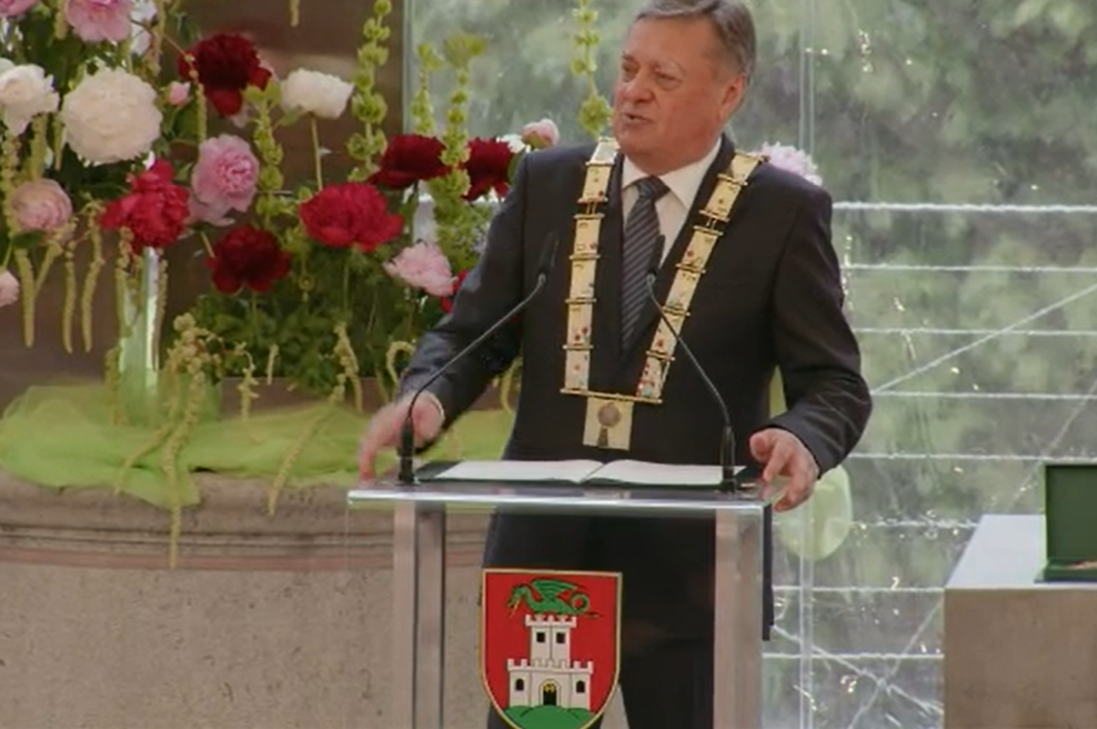 Komu je Janković podelil naziv častnega meščana in meščanke? (foto: Posnetek zaslona live streama prireditve)
