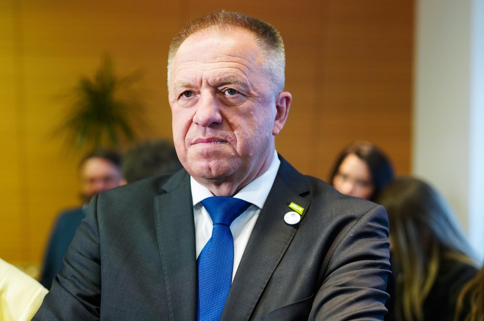Počivalšek z veliko obljubo nad cene goriv: mu jo bo uspelo izpolniti? (foto: Bobo)