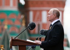 Putin ob dnevu zmage nad nacizmom upravičuje invazijo na Ukrajino