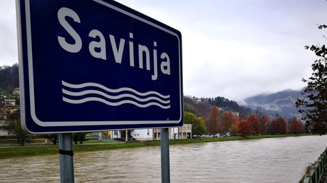 Neverjetna nesebičnost: zdrs avtomobila v Savinjo bi se lahko končal tragično