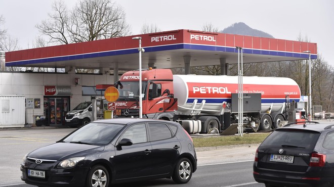 SLABE NOVICE: bencin je ponovno občutno dražji. Kako visoka je tokratna podražitev? (foto: Bobo)