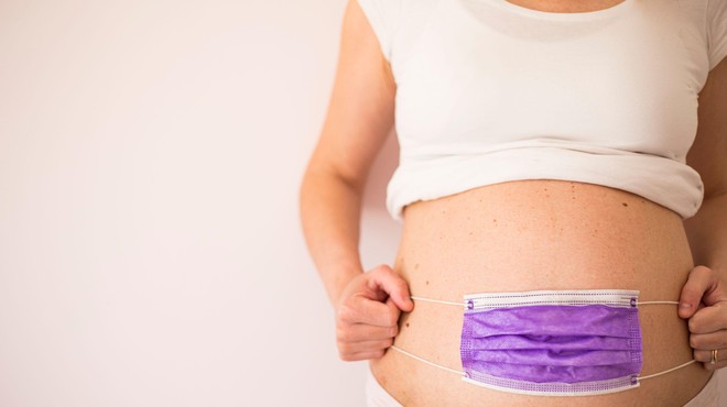 Možnost resnih zapletov za nosečnice ob okužbi s covidom-19 (foto: Profimedia)