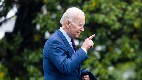 Biden: "Putinova vojna znova prinaša namerno uničenje Evrope." Nas mora skrbeti?