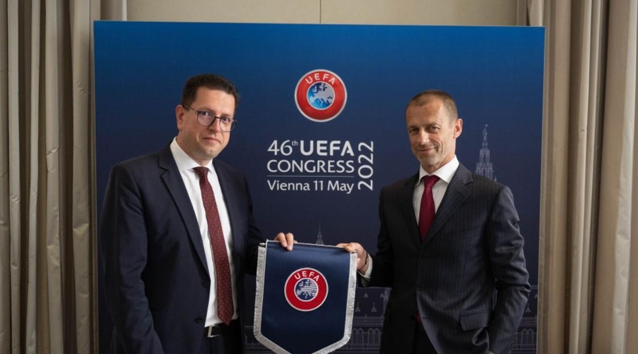 Aleksander Čeferin na kongresu Uefe: "Možen je drugačen svet." (foto: Twitter/Vincze Loránt)