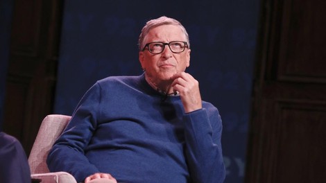 Bill Gates sporočil, da je zbolel za covidom. Je cepljen?