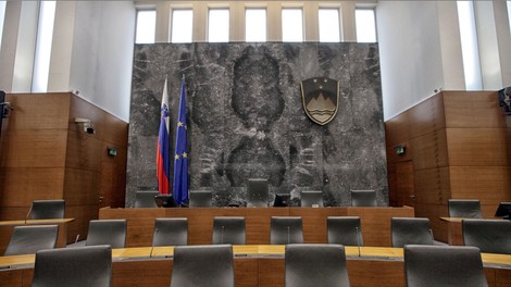 Zdaj je znano: v parlamentu bo sedel TA znani televizijski obraz