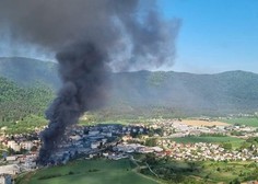 Močna eksplozija v Kočevju: koliko je huje poškodovanih?