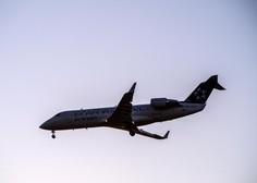 Vlada razmišlja o novi letalski družbi: kako bi se imenovala?