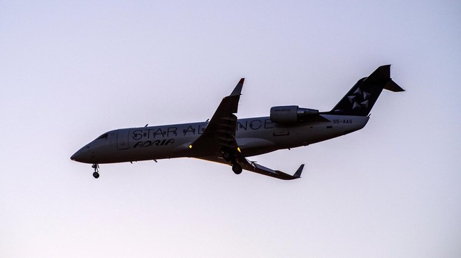 Vlada razmišlja o novi letalski družbi: kako bi se imenovala? (foto: Profimedia)