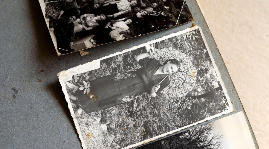 Ali še vedno velja, da je ženska "najprej mati in žena, ki je pokorna svojemu možu"? (foto: Profimedia)