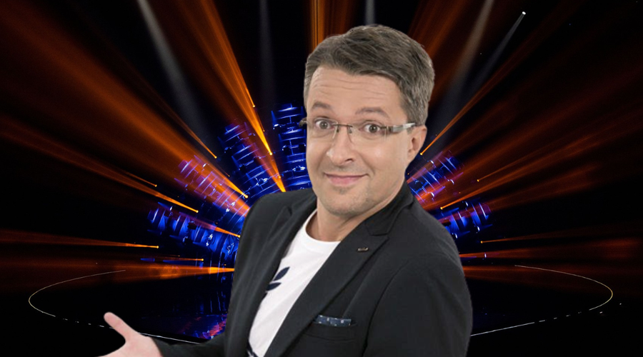 Neprimeren ali humoren? Andrej Hofer nam je skoraj izpahnil čeljust (foto: Facebook/Nedeljsko jutro/Profimedia/fotomontaža)
