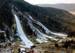 Kaj se je ponoči dogajalo v Planici, da je morala posredovati policija?
