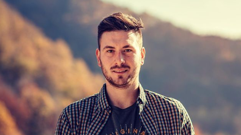 Zmagovalec Kmetije se je hudo poškodoval, kaj se je zgodilo?