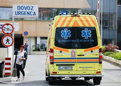 Reševalci spet na delu, moški padel 30 metrov v globel