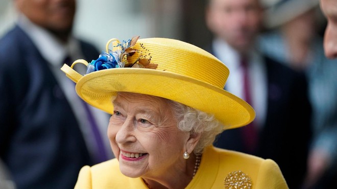 Presenetilo vas bo, zakaj se je britanska kraljica NEPRIČAKOVANO pojavila v javnosti! (foto: Profimedia)