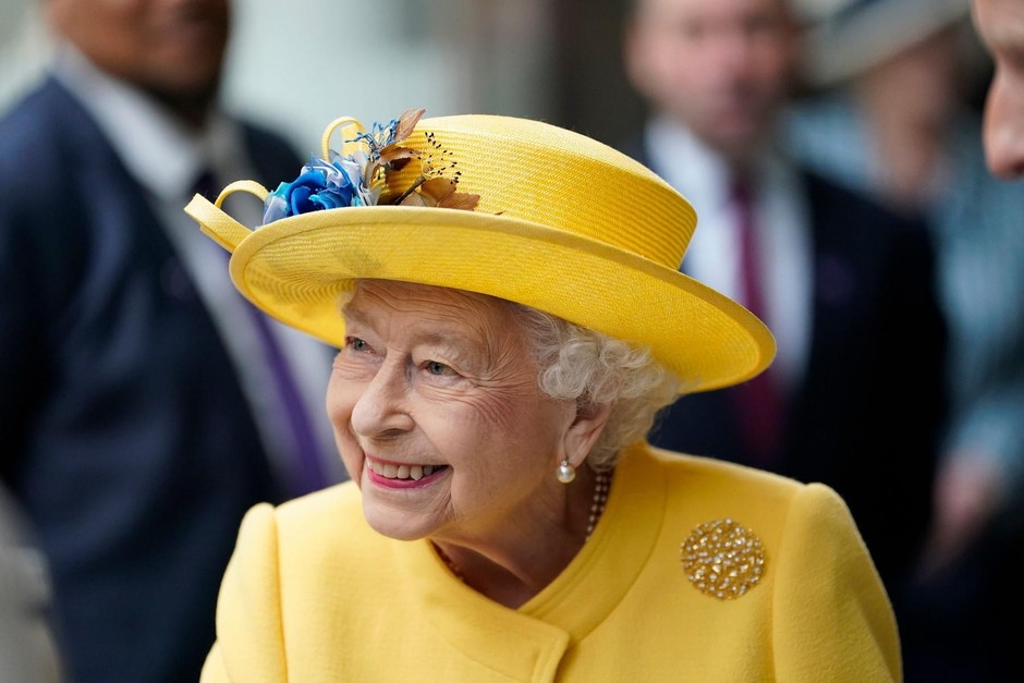 Kraljica ne bo nikoli oblekla bež barve, kar pa je še bolj zanimivo, je njena izjava, v kateri razkrije, zakaj …