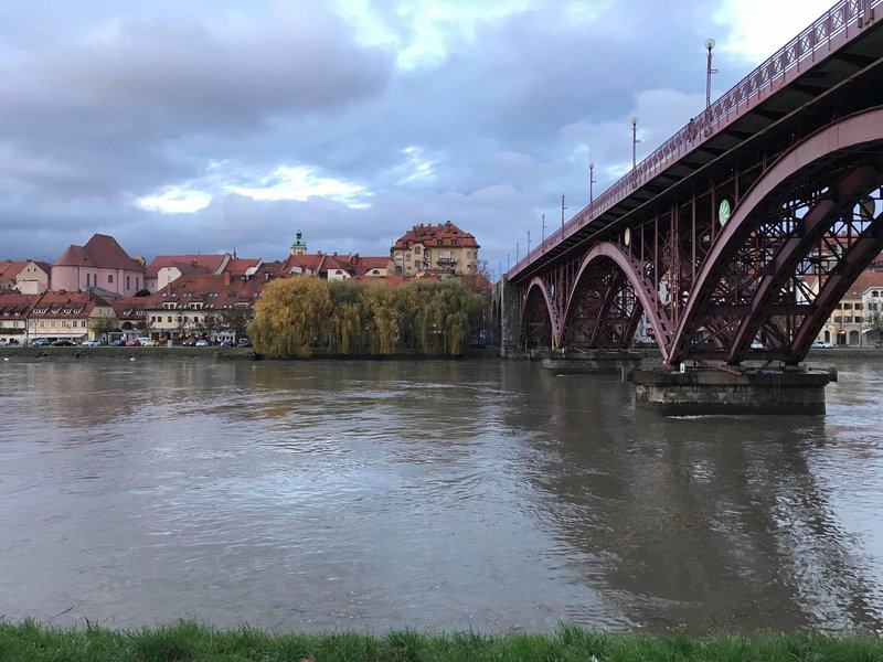 Mesto ob Dravi bo bogatejši tudi za hotel (ali hostel).