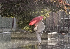 Nad Slovenijo so se razbesnele nevihte