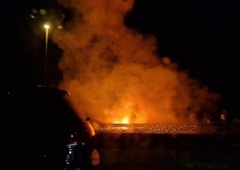 Streljanje na avtocesti: razgreti navijači so se spopadli s policijo